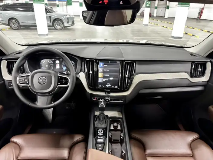 Volvo XC60 2020 Model T5 4WD Smart Range Deluxe Edition – фото 14