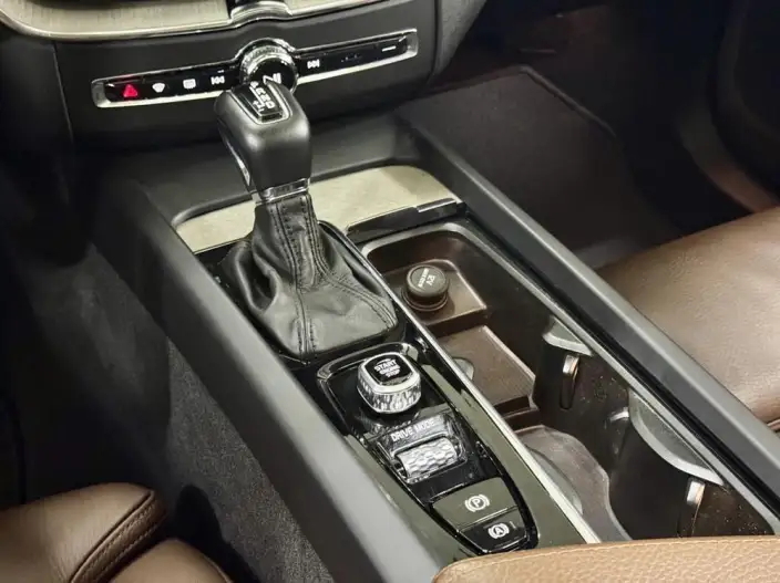 Volvo XC60 2020 Model T5 4WD Smart Range Deluxe Edition – фото 18