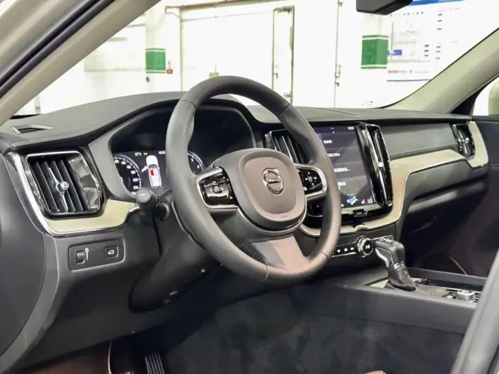 Volvo XC60 2020 Model T5 4WD Smart Range Deluxe Edition – фото 21