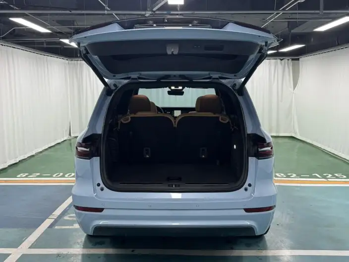 Li Auto ONE 2020 Model Extended Range 6 seat Edition – фото 20