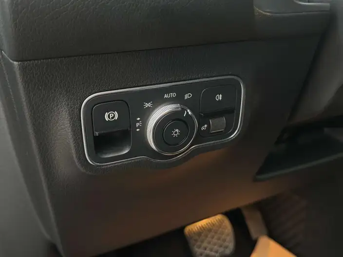 Mercedes-Benz GLB 2020 Model GLB 200 Fashion Model – фото 24