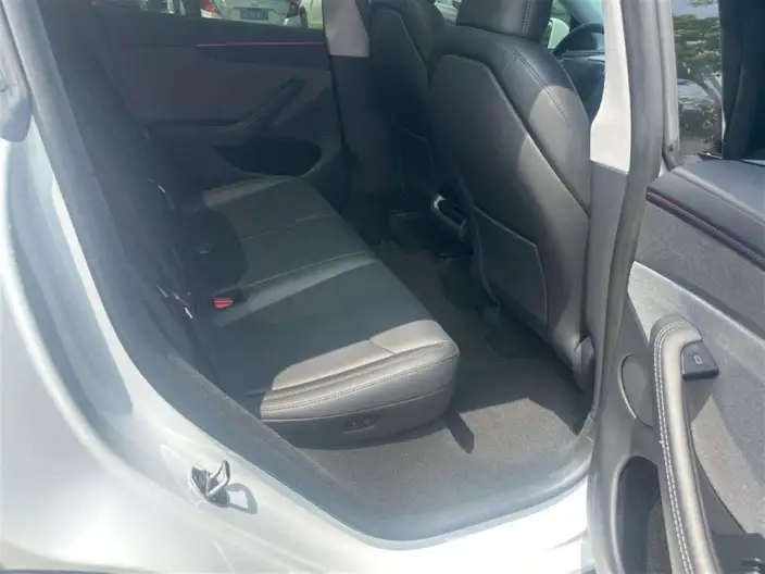 Model Y 2025 Model Rear-wheel drive version – фото 14