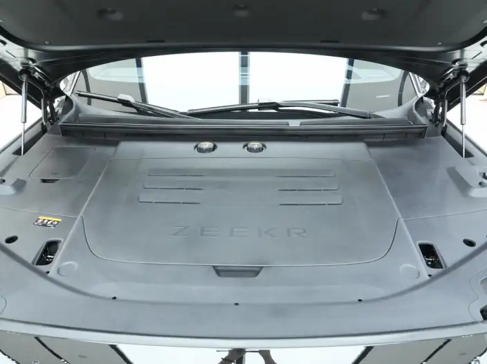 ZEEKR 9X 2025 Model Obsidian Black Edition 70kWh VI seat – фото 6