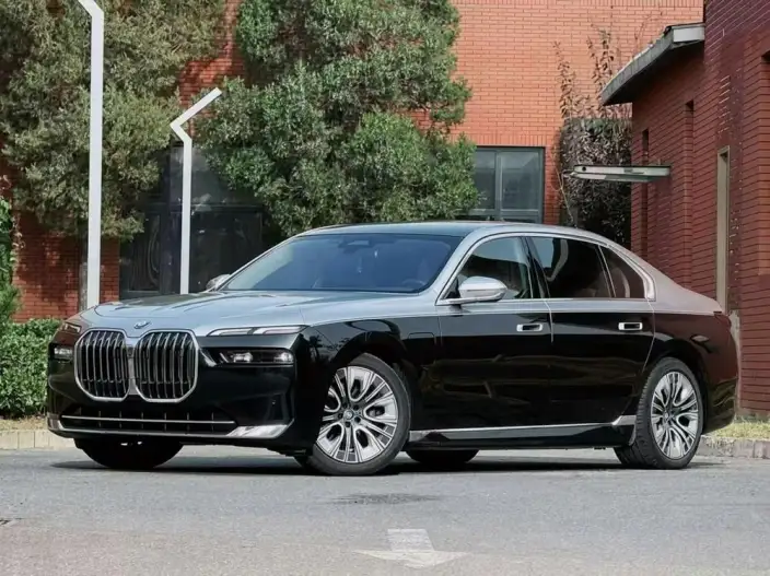 BMW i7 2023 Model eDrive50L Leading Model Luxury Set – фото 1