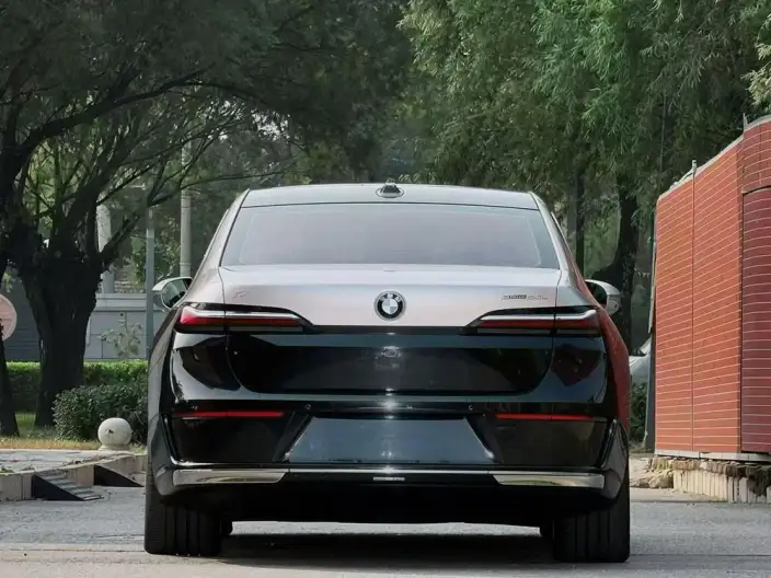 BMW i7 2023 Model eDrive50L Leading Model Luxury Set – фото 5