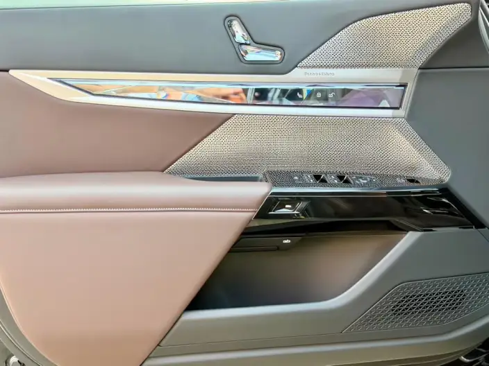 BMW i7 2023 Model eDrive50L Leading Model Luxury Set – фото 7