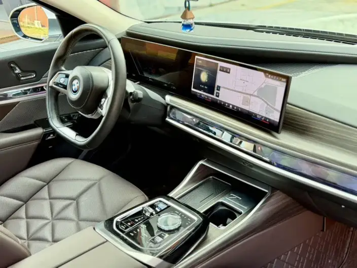 BMW i7 2023 Model eDrive50L Leading Model Luxury Set – фото 12