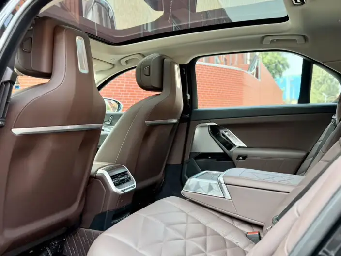 BMW i7 2023 Model eDrive50L Leading Model Luxury Set – фото 15