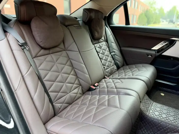 BMW i7 2023 Model eDrive50L Leading Model Luxury Set – фото 16