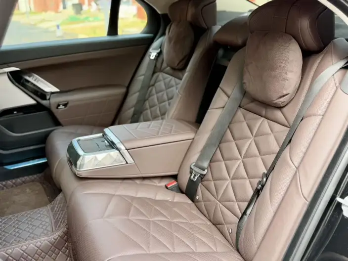 BMW i7 2023 Model eDrive50L Leading Model Luxury Set – фото 19
