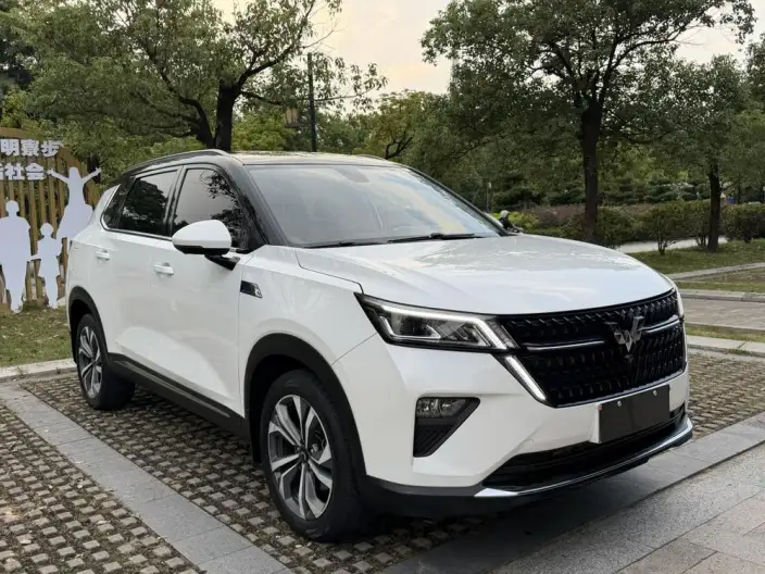 WULING Asta 2021 Model 1.5T Automatic Starlight Edition – фото 2