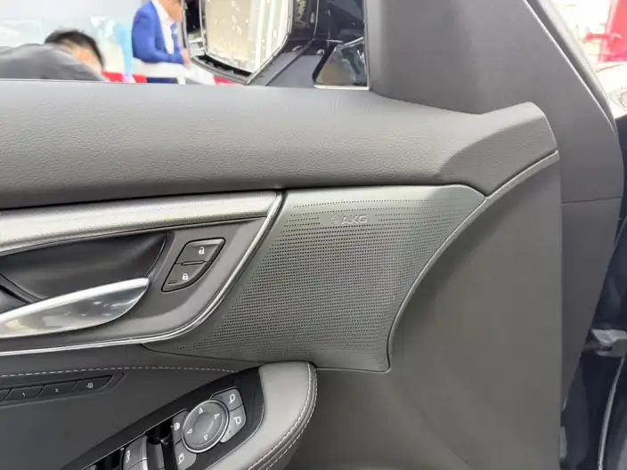 Cadillac CT5 2024 Model 28T Noble Model – фото 8