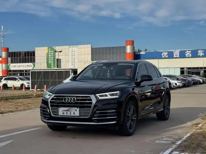 Audi Q5L 2020 Model Facelift 40 TFSI Rong Xiang Fashion Model – фото 1