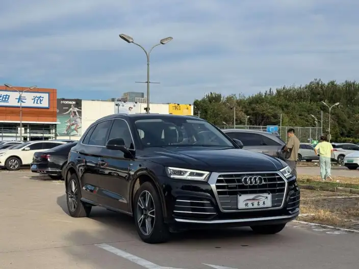 Audi Q5L 2020 Model Facelift 40 TFSI Rong Xiang Fashion Model – фото 3