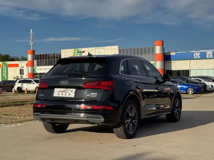 Audi Q5L 2020 Model Facelift 40 TFSI Rong Xiang Fashion Model – фото 7