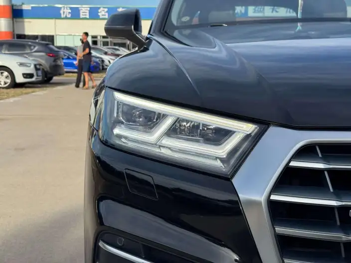 Audi Q5L 2020 Model Facelift 40 TFSI Rong Xiang Fashion Model – фото 8