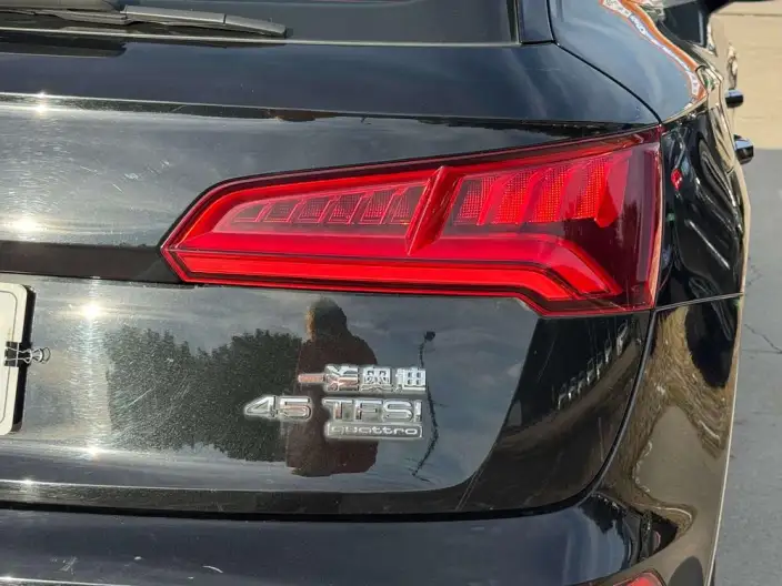 Audi Q5L 2020 Model Facelift 40 TFSI Rong Xiang Fashion Model – фото 9