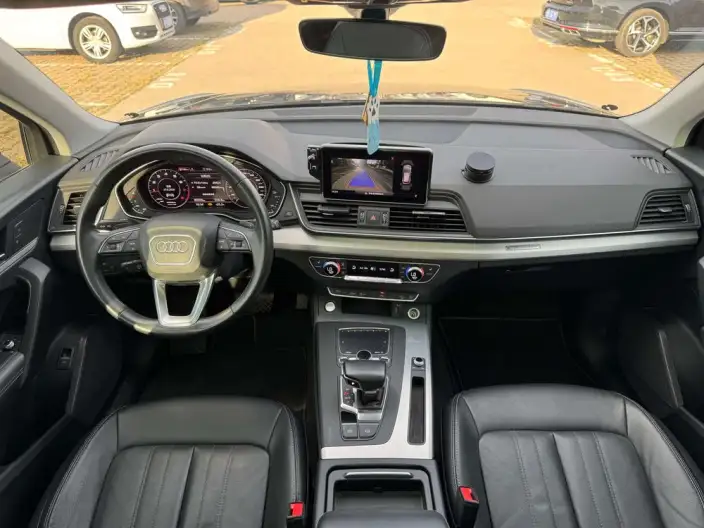 Audi Q5L 2020 Model Facelift 40 TFSI Rong Xiang Fashion Model – фото 15