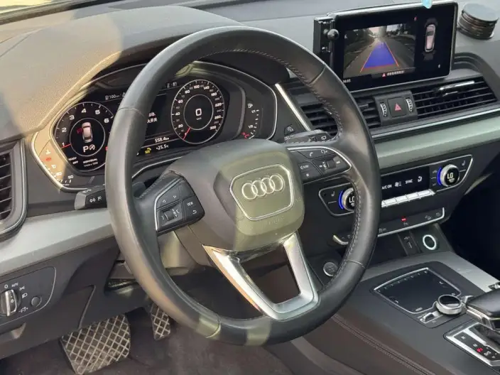 Audi Q5L 2020 Model Facelift 40 TFSI Rong Xiang Fashion Model – фото 18