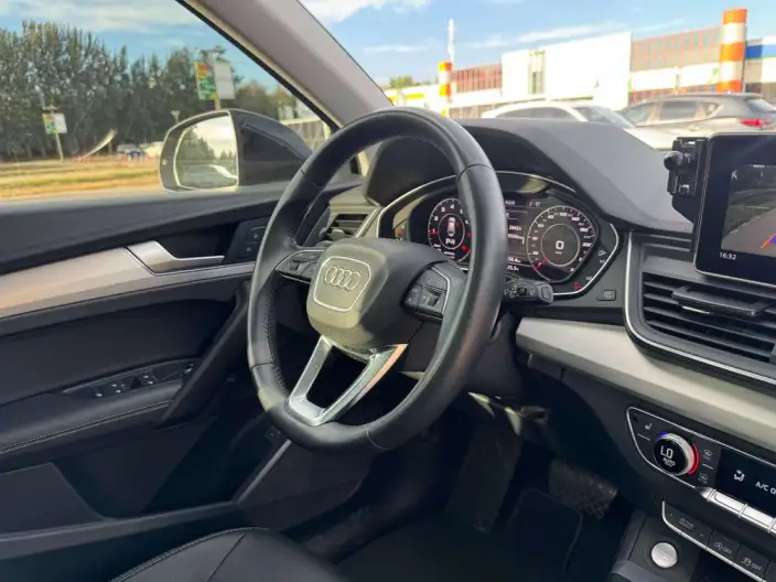Audi Q5L 2020 Model Facelift 40 TFSI Rong Xiang Fashion Model – фото 26