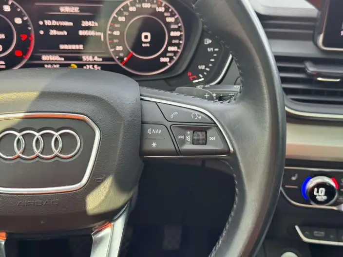 Audi Q5L 2020 Model Facelift 40 TFSI Rong Xiang Fashion Model – фото 27