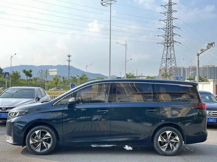 GAC Trumpchi M6 2021 Model 270T Automatic Deluxe Edition 7 seat – фото 4