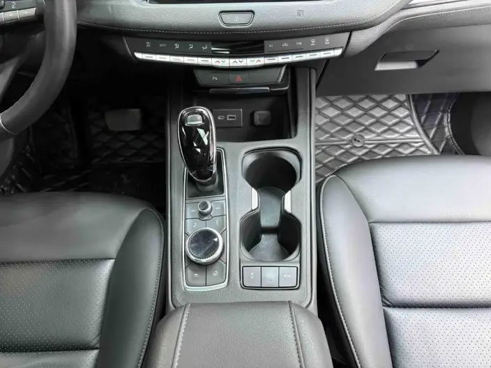 Cadillac XT4 2020 Model Facelift 28T 2WD Tech Model – фото 28