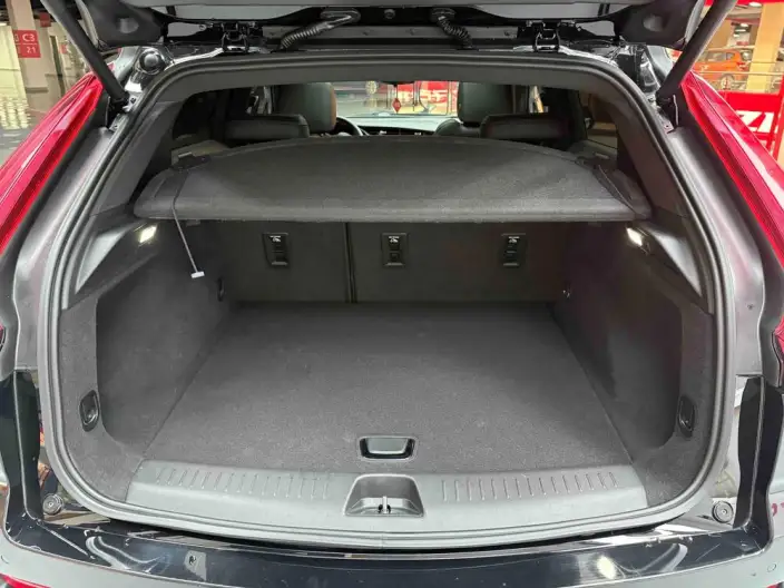 Cadillac XT4 2020 Model Facelift 28T 2WD Tech Model – фото 35