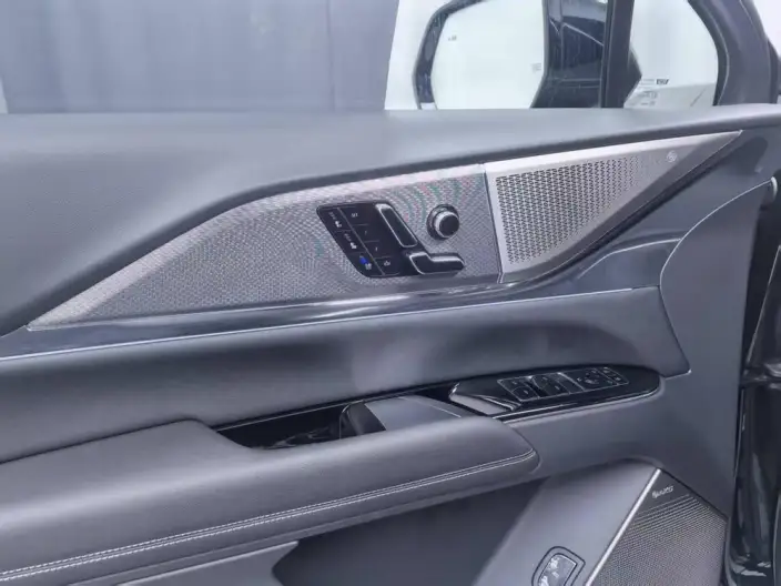 Cadillac XT5 2025 Model 28T 4WD Noble Model – фото 8