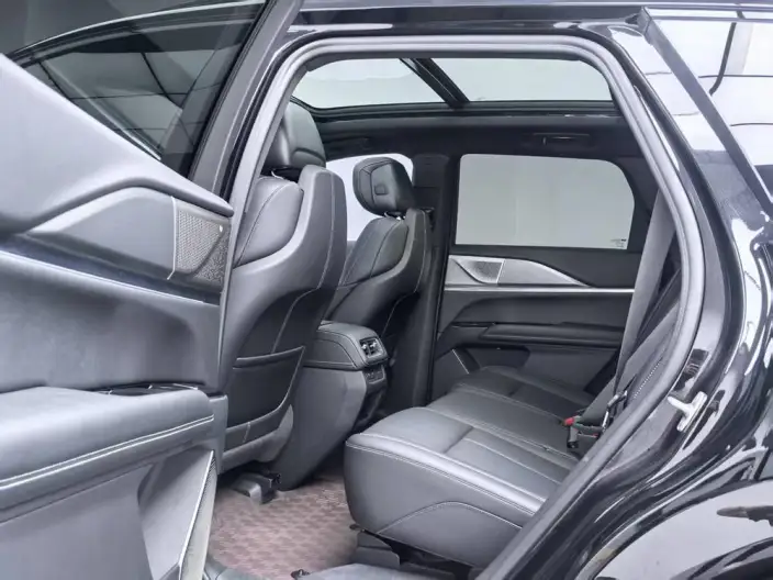 Cadillac XT5 2025 Model 28T 4WD Noble Model – фото 12