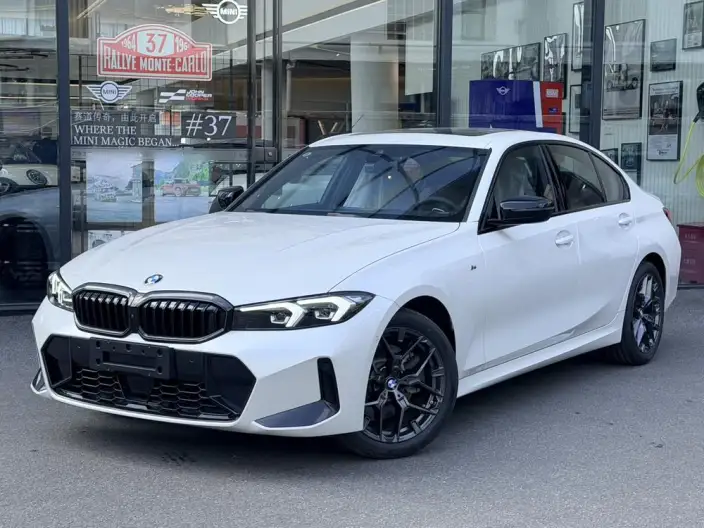 BMW 3 Series 2026 Model 330i M Sports Night Set – фото 1