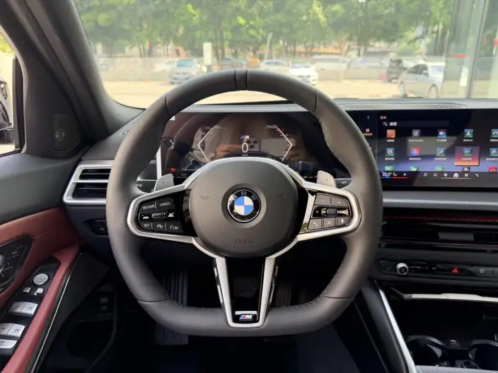 BMW 3 Series 2026 Model 330i M Sports Night Set – фото 13