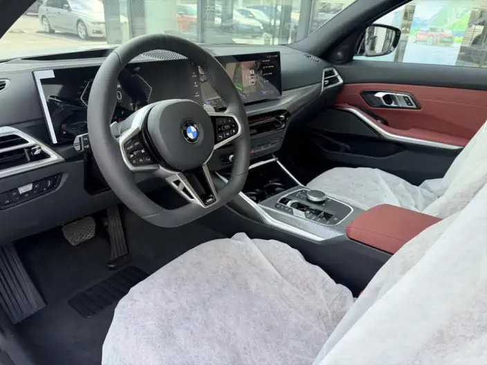 BMW 3 Series 2026 Model 330i M Sports Night Set – фото 15