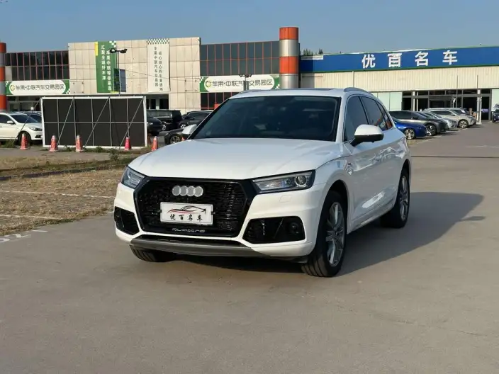Audi Q5L 2020 Model Facelift 40 TFSI Rong Xiang Enterprising Model – фото 1