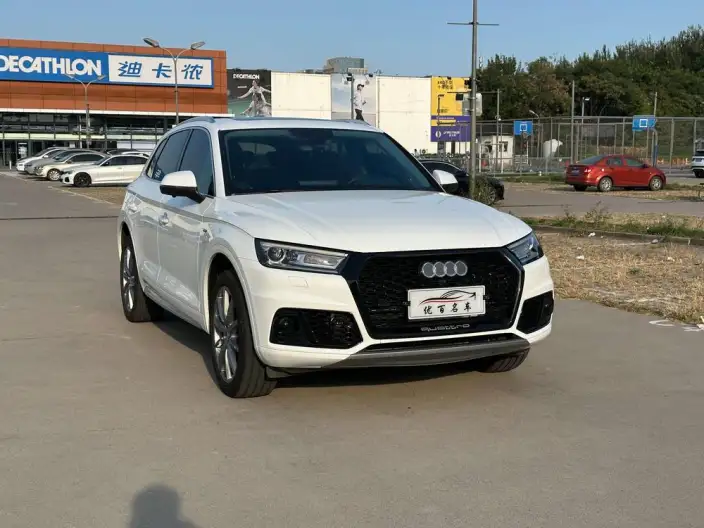 Audi Q5L 2020 Model Facelift 40 TFSI Rong Xiang Enterprising Model – фото 3