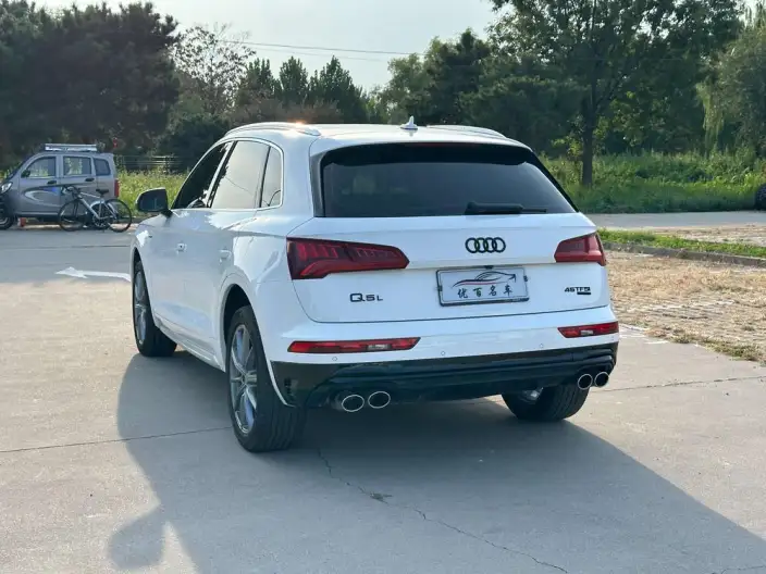 Audi Q5L 2020 Model Facelift 40 TFSI Rong Xiang Enterprising Model – фото 5
