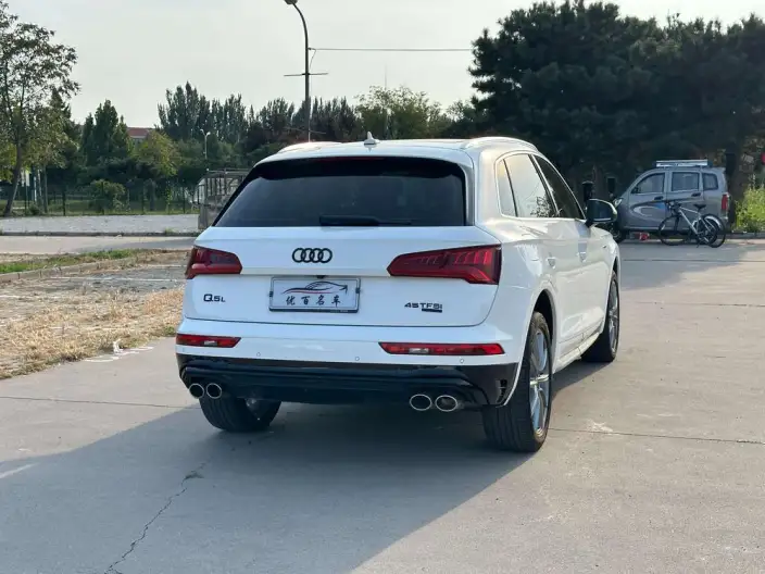 Audi Q5L 2020 Model Facelift 40 TFSI Rong Xiang Enterprising Model – фото 7