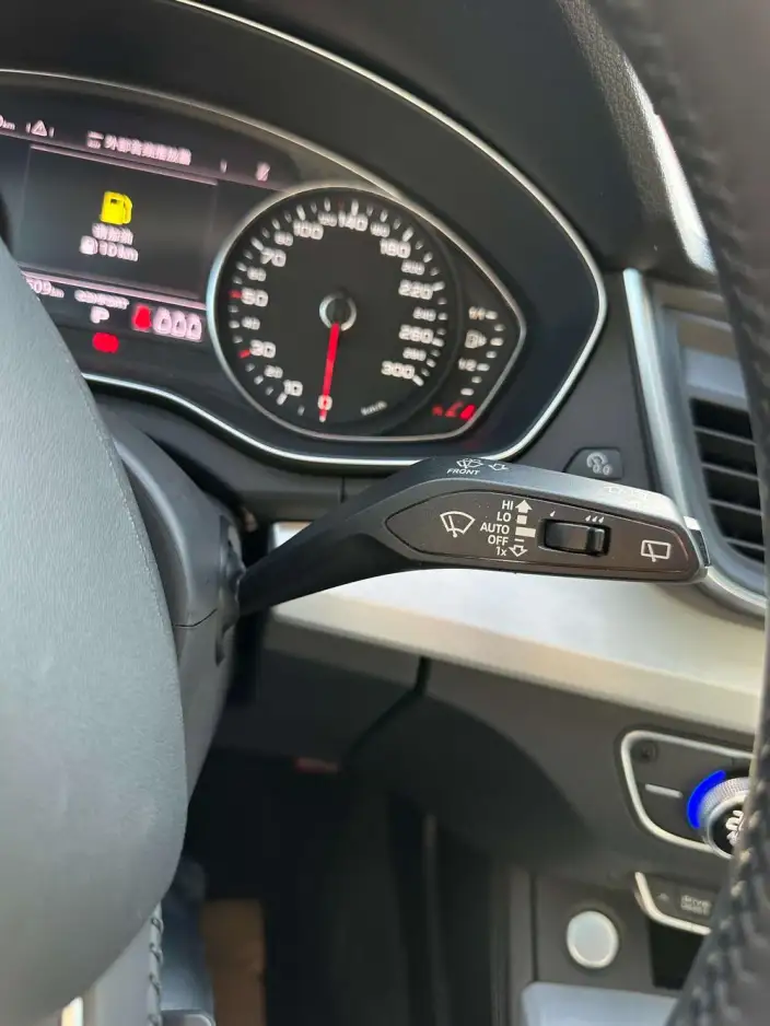 Audi Q5L 2020 Model Facelift 40 TFSI Rong Xiang Enterprising Model – фото 8