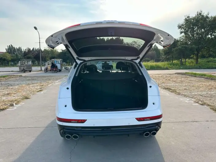 Audi Q5L 2020 Model Facelift 40 TFSI Rong Xiang Enterprising Model – фото 9