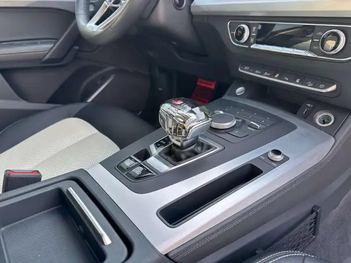 Audi Q5L 2020 Model Facelift 40 TFSI Rong Xiang Enterprising Model – фото 11