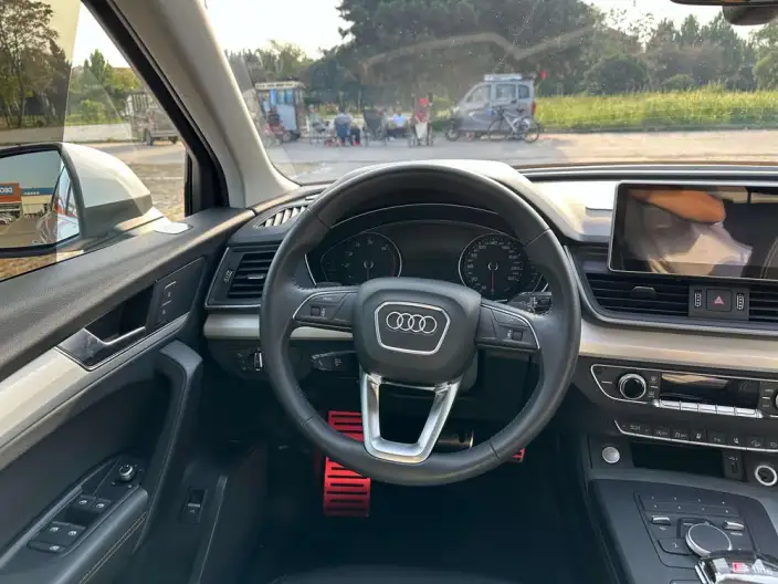 Audi Q5L 2020 Model Facelift 40 TFSI Rong Xiang Enterprising Model – фото 16