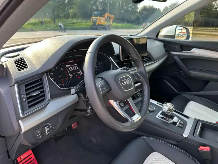 Audi Q5L 2020 Model Facelift 40 TFSI Rong Xiang Enterprising Model – фото 21