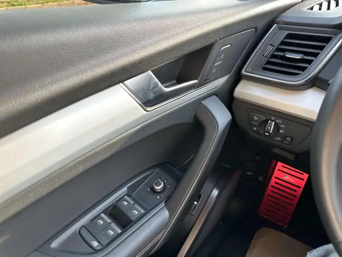 Audi Q5L 2020 Model Facelift 40 TFSI Rong Xiang Enterprising Model – фото 25
