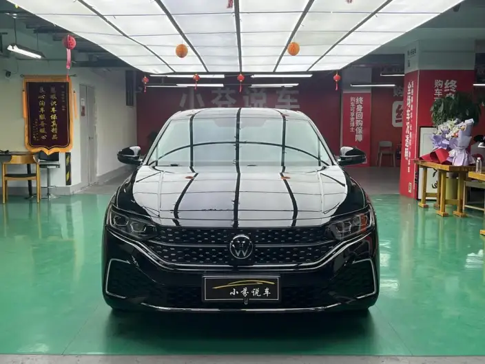 Volkswagen Passat 2022 Model 330TSI Deluxe Edition – фото 2