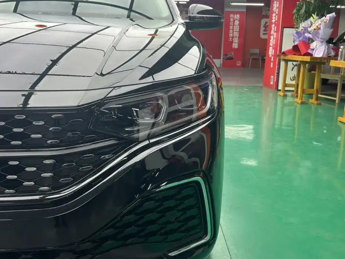 Volkswagen Passat 2022 Model 330TSI Deluxe Edition – фото 6