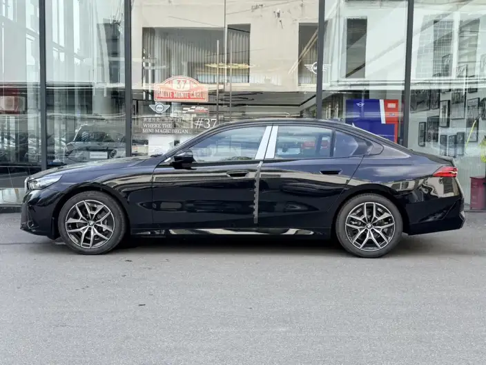 BMW 5 Series Imported 2026 Model 530i Leading Model M Sports Set – фото 3