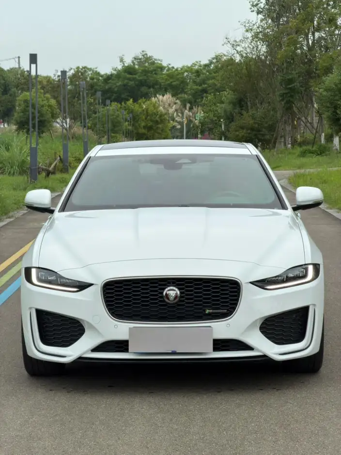 Jaguar XE L 2021 Model 2.0T 250PS R-DYNAMIC S Enterprising Sports Edition – фото 2