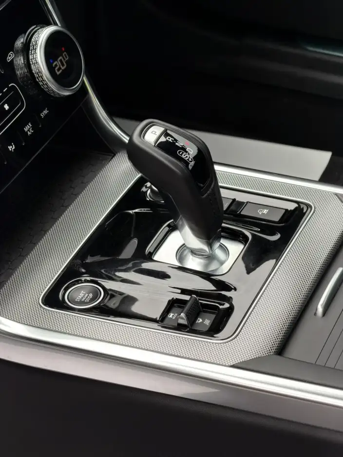 Jaguar XE L 2021 Model 2.0T 250PS R-DYNAMIC S Enterprising Sports Edition – фото 16