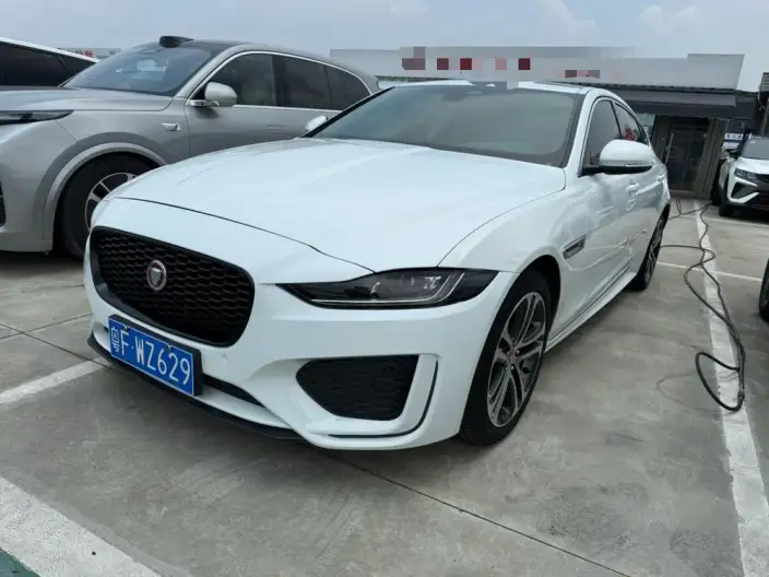 Jaguar XE L 2022 Model 2.0T 250PS R-DYNAMIC S Enterprising Sports Edition – фото 1