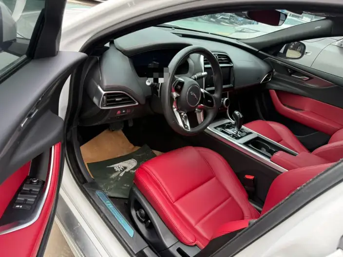 Jaguar XE L 2022 Model 2.0T 250PS R-DYNAMIC S Enterprising Sports Edition – фото 8